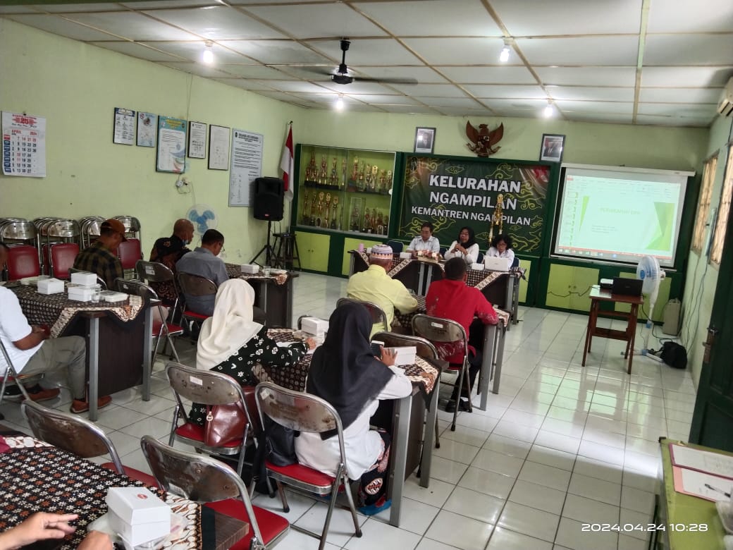 Penyuluhan Hukum di Kelurahan Ngampilan 