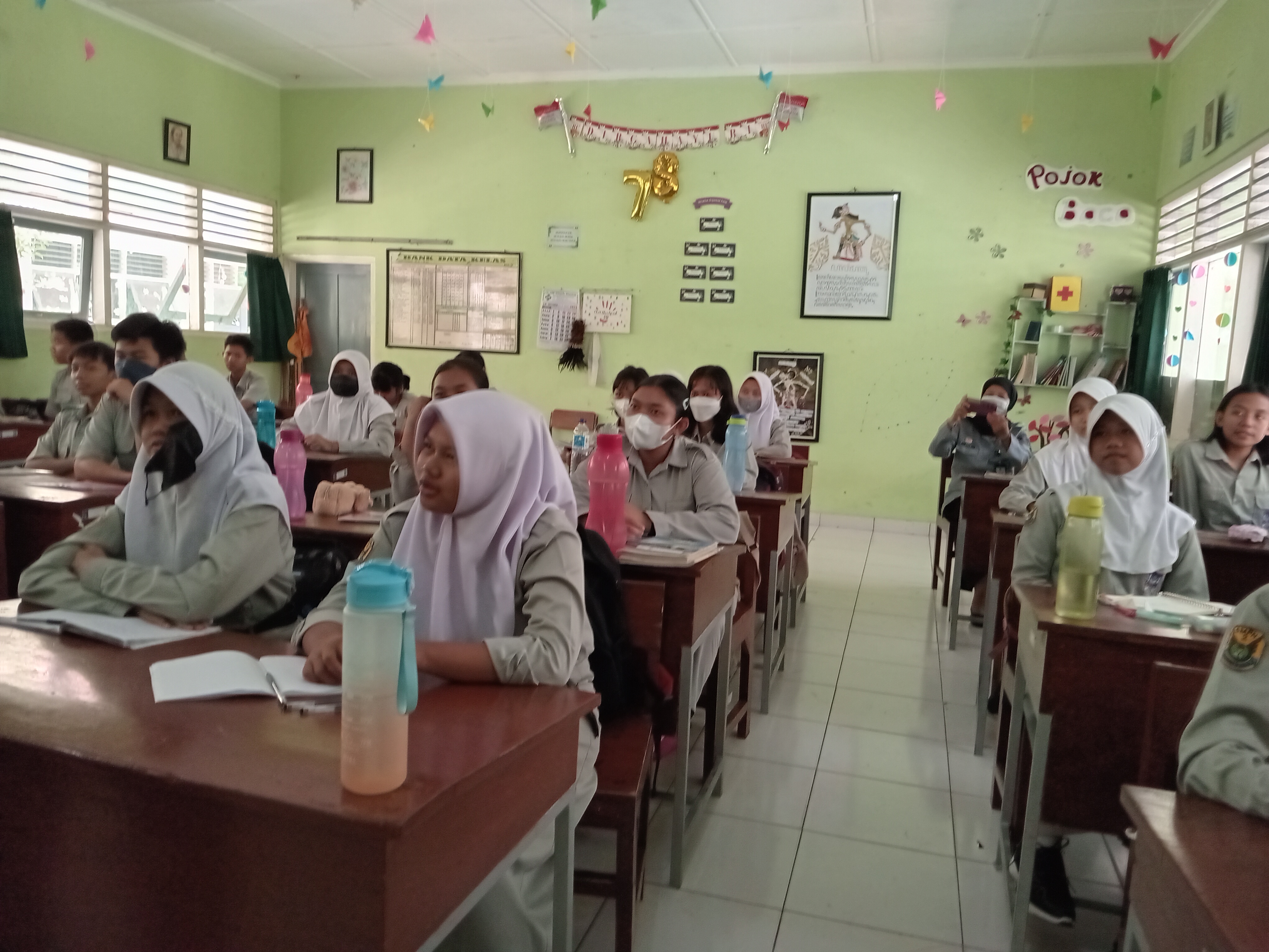 Penyuluhan hukum di SMPN 2 Berbah Kelas IX D