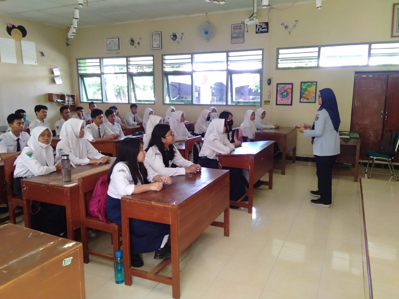 Penyuluhan hukum di Kelas X-7 SMA Banguntapan Bantul