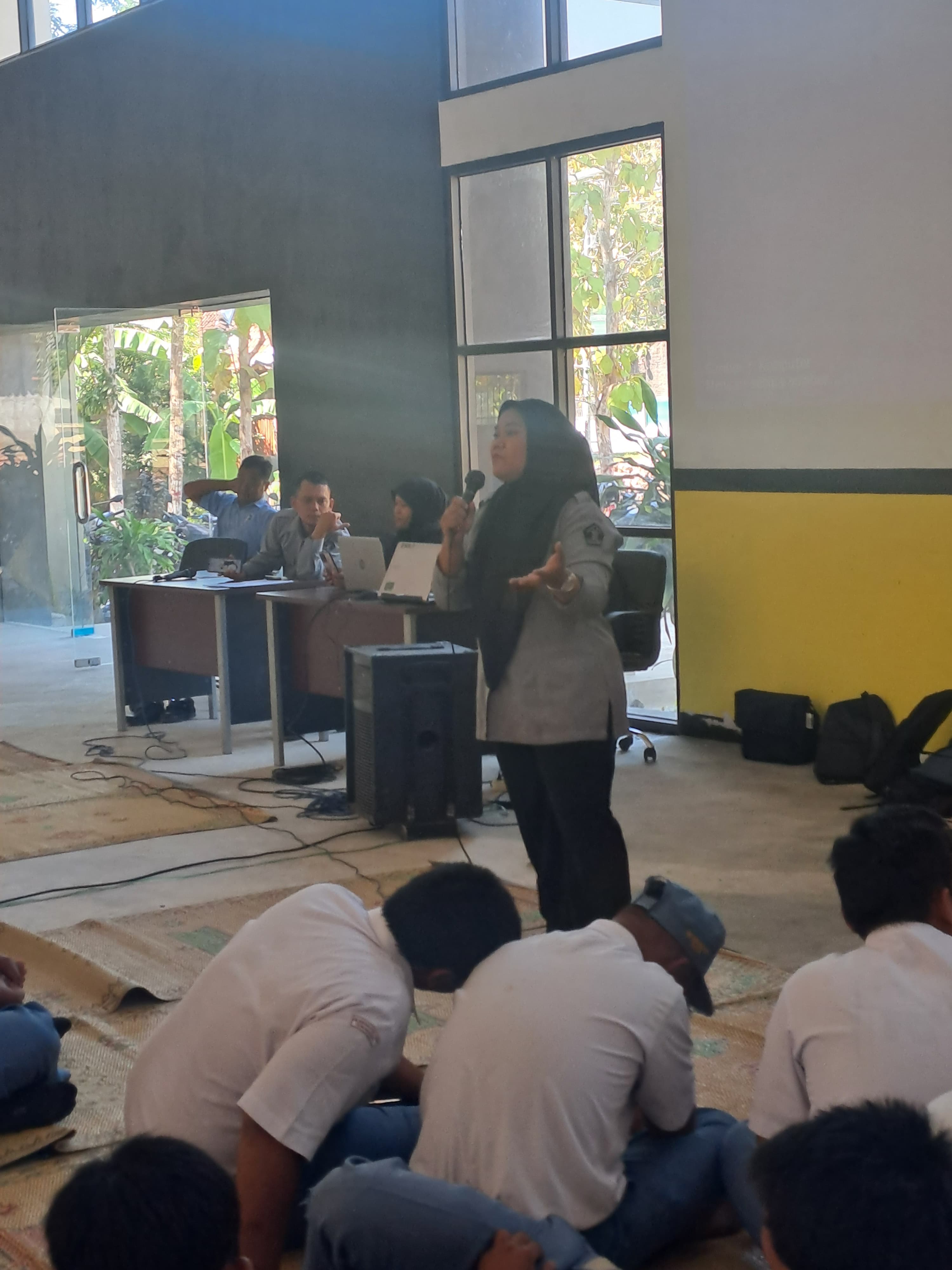 Penyuluhan Hukum SMK Muhammadiyah 2 Playen