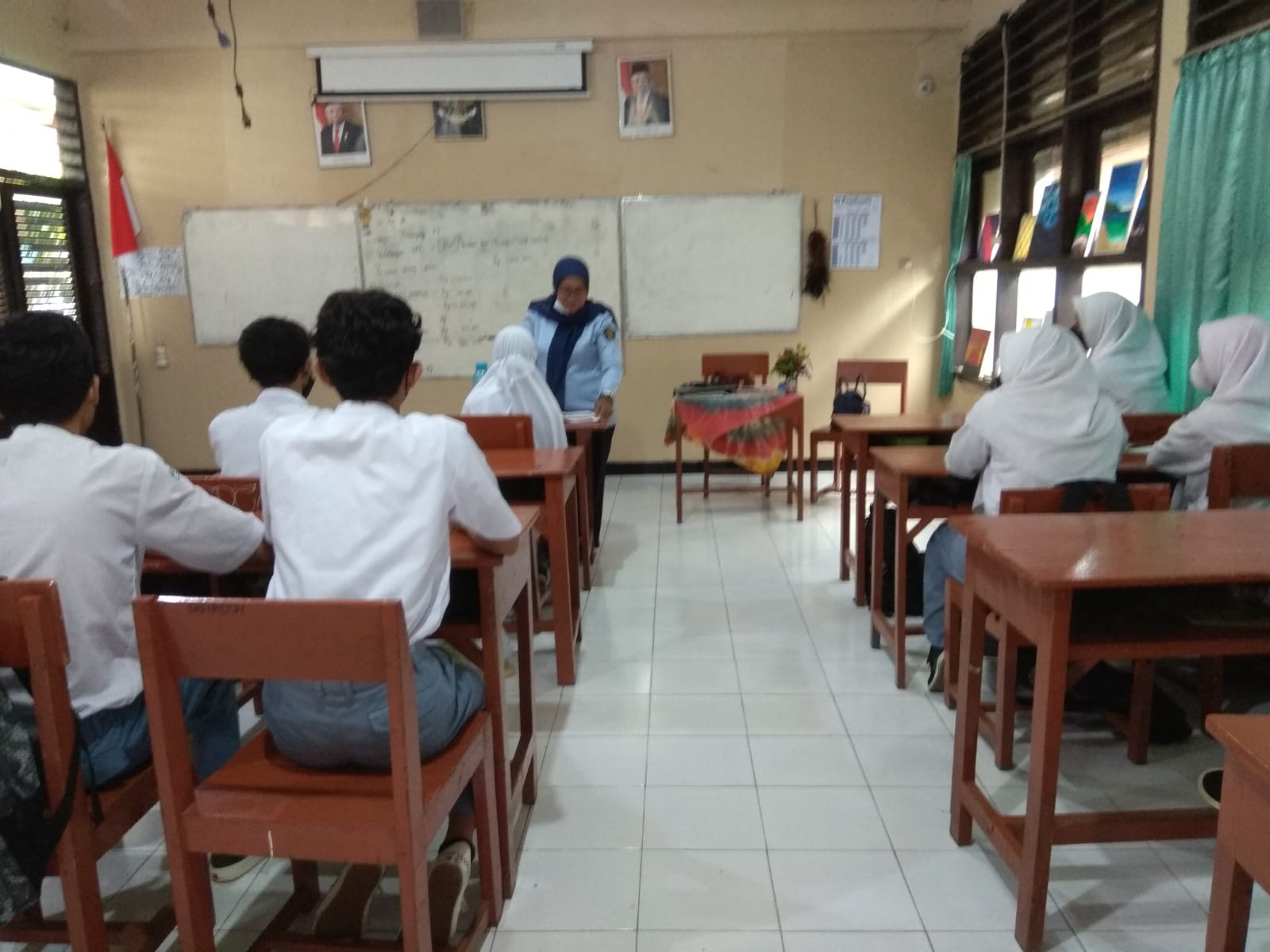 PENYULUHAN HUKUM DI SMA COLOMBO SLEMAN KELAS XII IPS 1