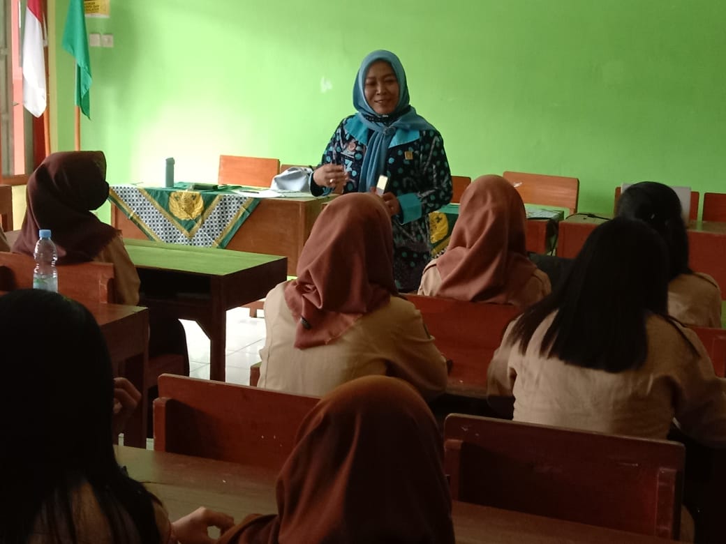 Penyuluhan Hukum Kelas XII SMK Taman Siswa Nanggulan Kulon Progo