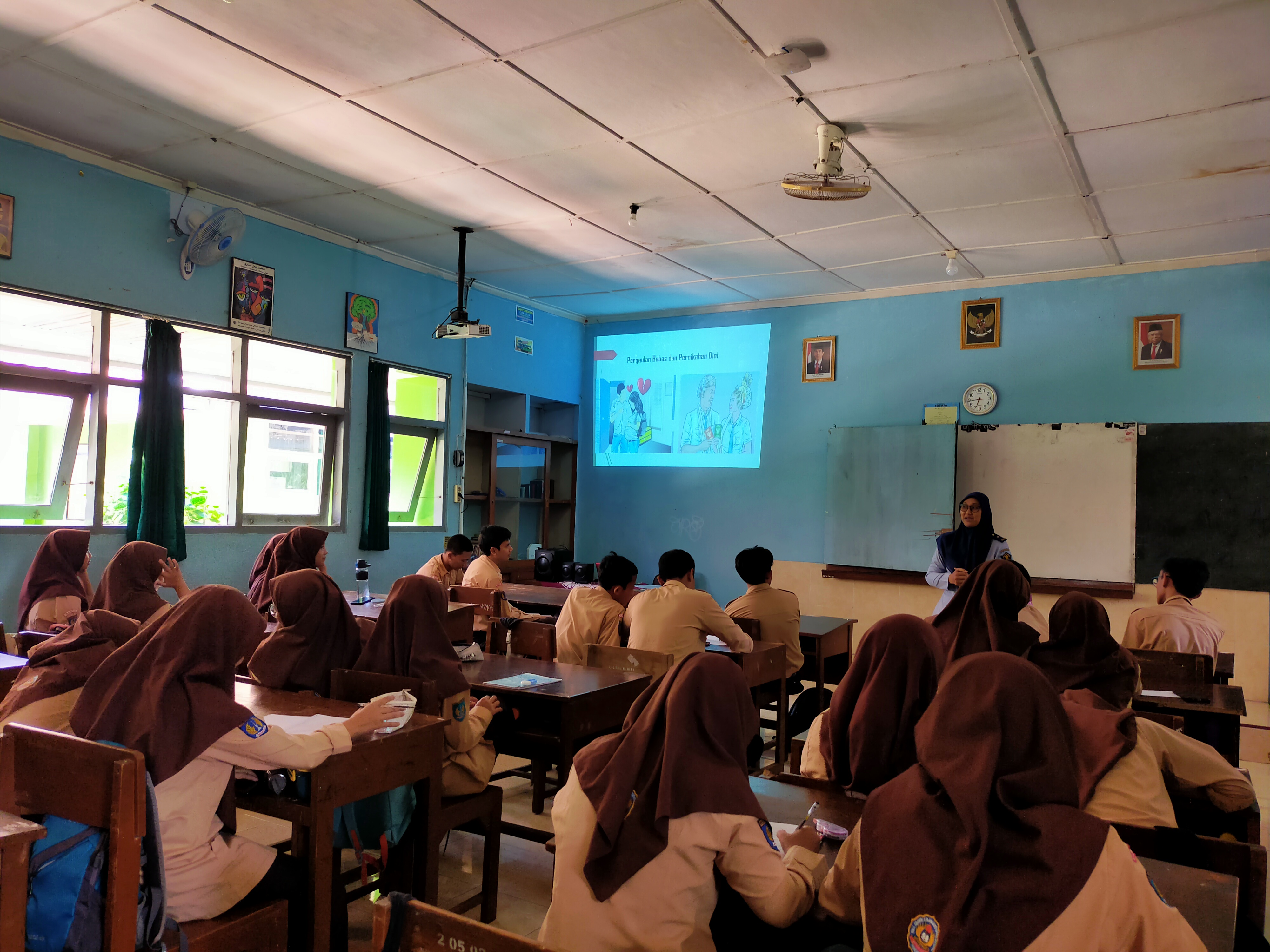 Penyuluhan Hukum di Kelas XII MIPA 4 SMA N 1 Banguntapan Bantul