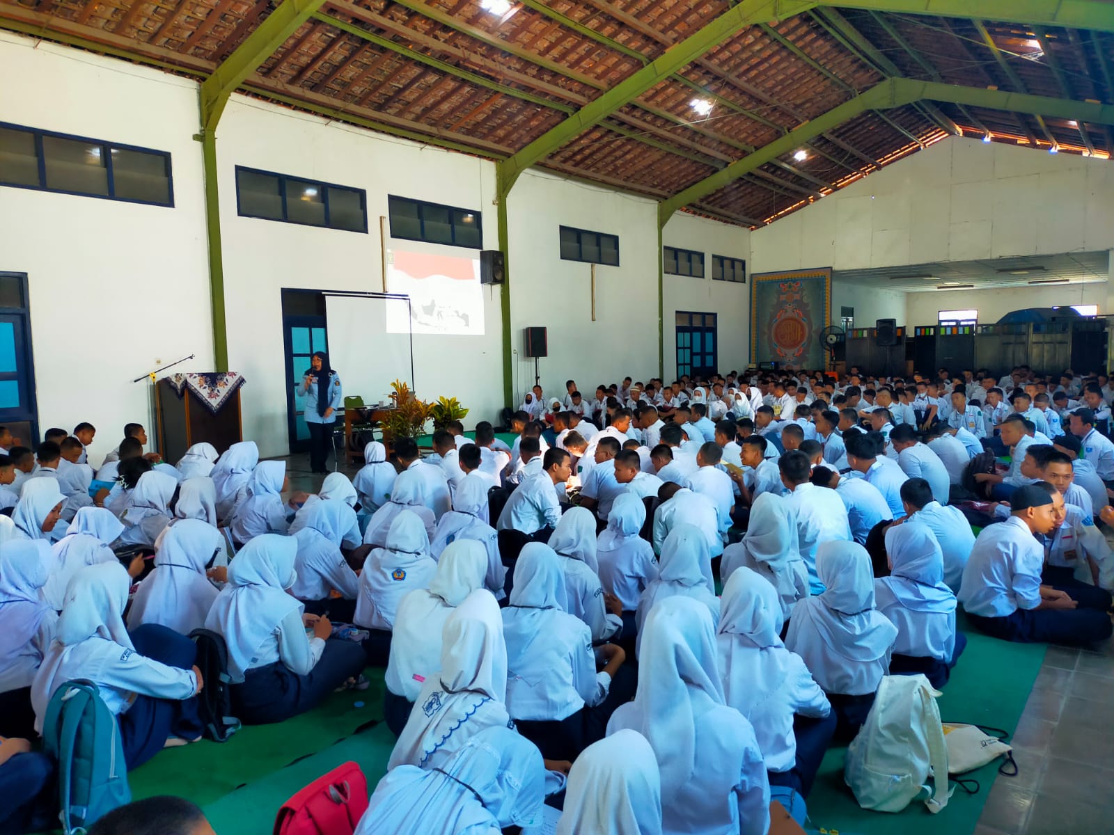 Penyuluhan Hukum MPLS kelas X di SMK N 1 Sedayu Bantul