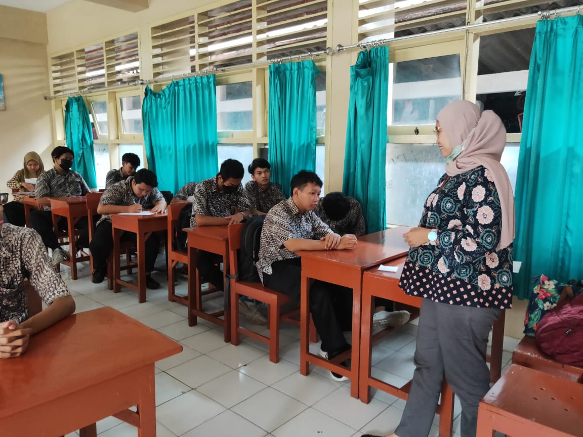 Penyuluhan Hukum di SMA Kolombo 